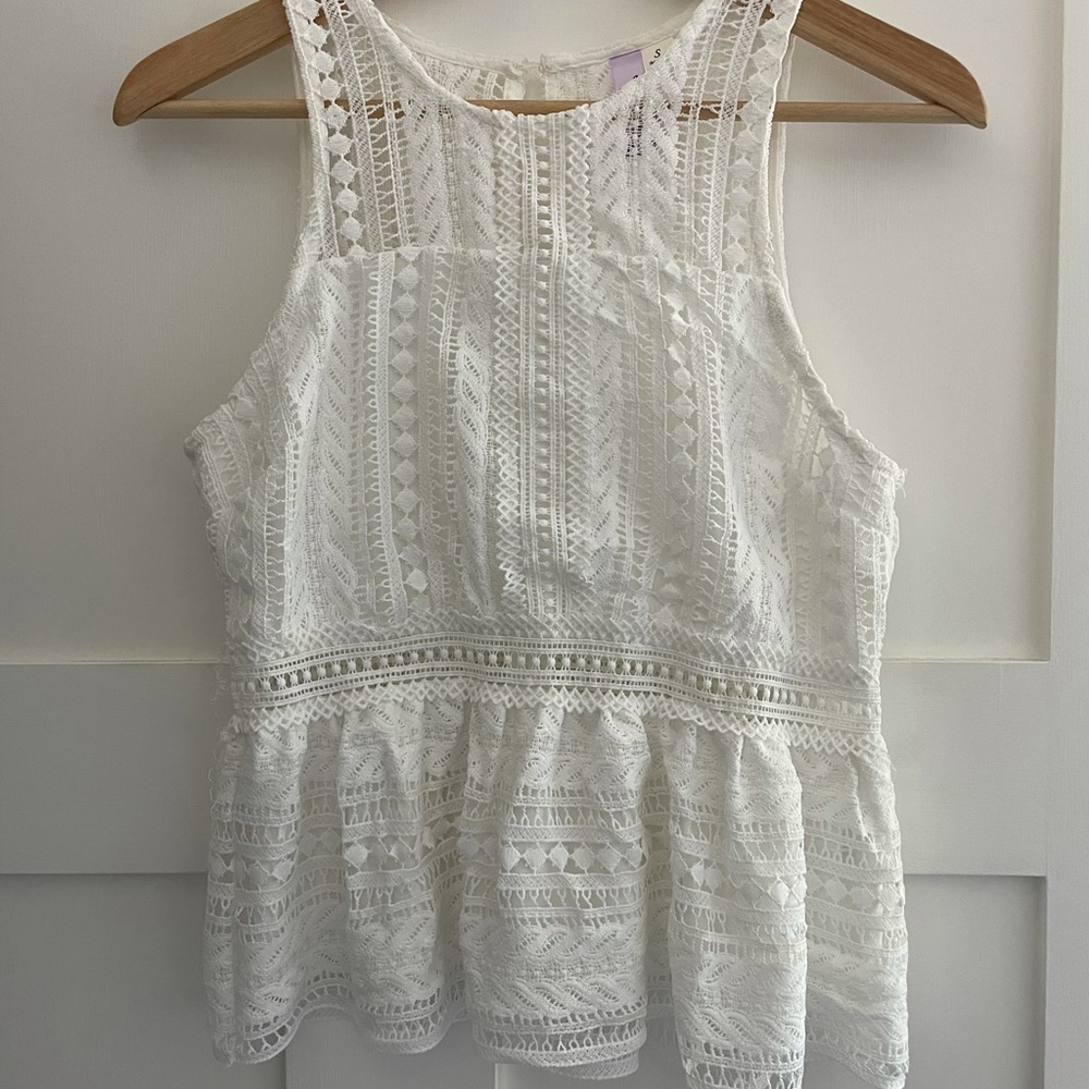 Francesca’s white top